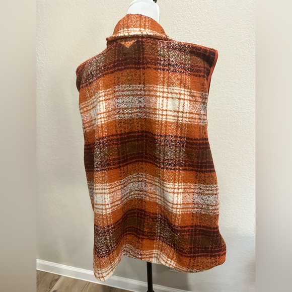 🆕 Free People Wrapped Up Blanket Vest- Topaz Combo - Picture 9 of 11